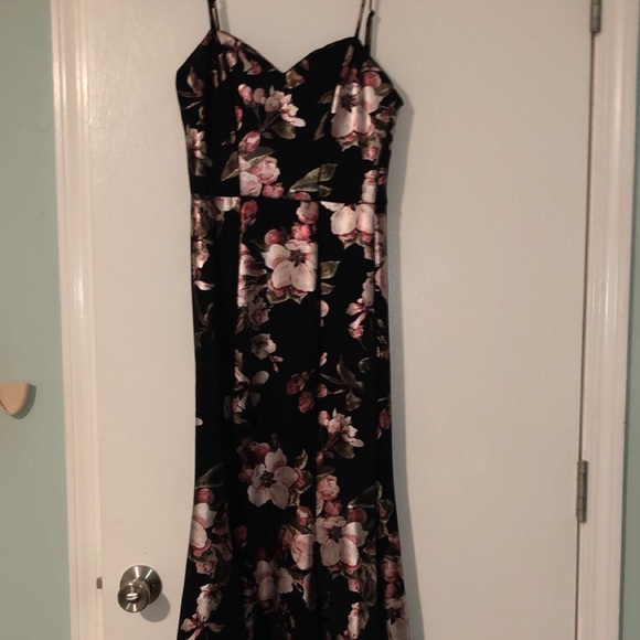 Dress - Picture 2 of 3